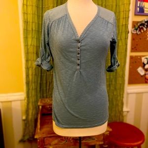 KUHL 3/4 Tabbed Sleeve Henley Pull Over Top